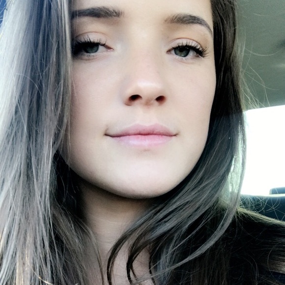 Meet your Posher, Julia - Picture 1 of 1